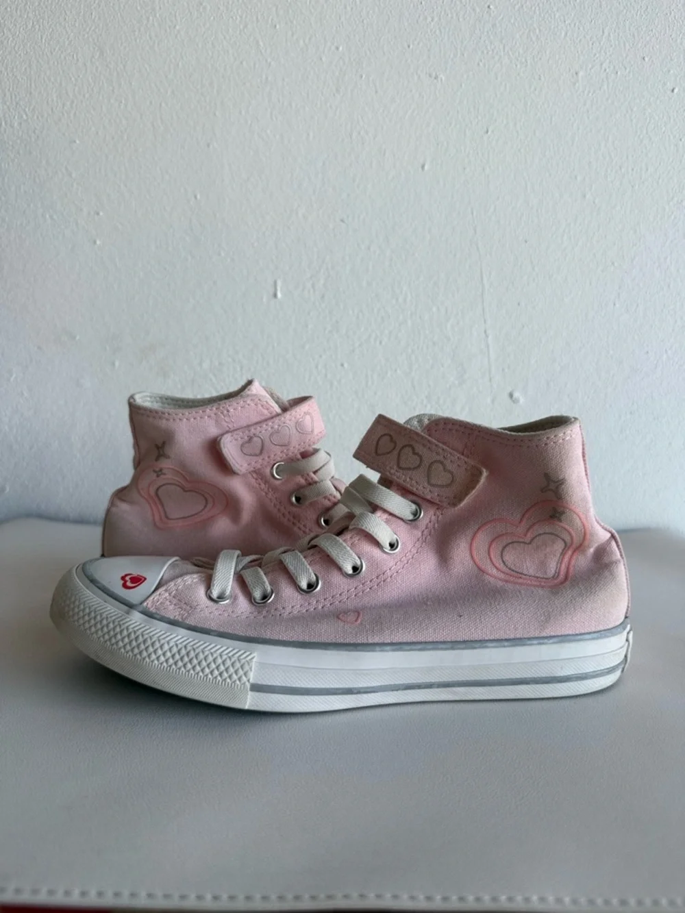 Converse Chuck Taylor All Star Love Hearts Pink High Top Sneakers Youth 3 Women5